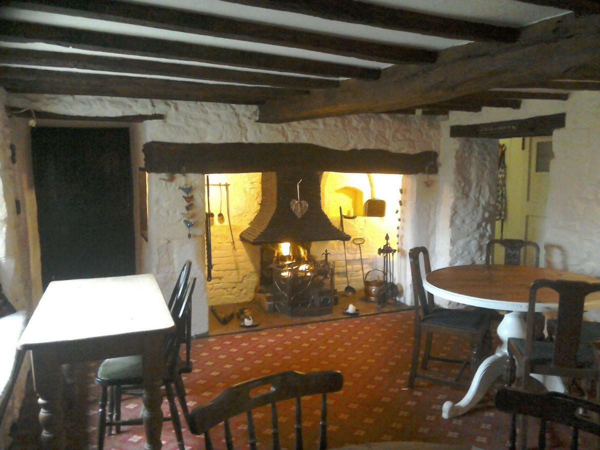 The Crown Inn Alvediston ภายนอก รูปภาพ