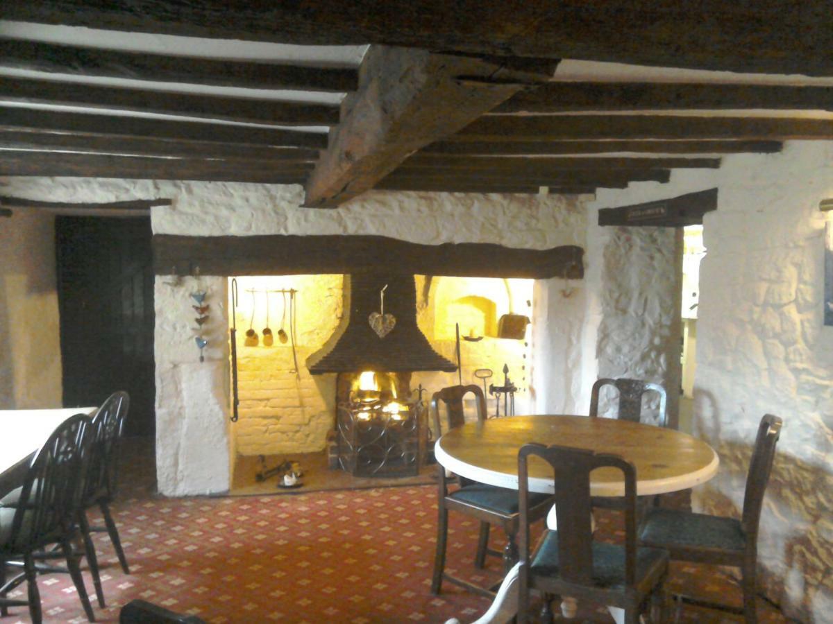 The Crown Inn Alvediston ภายนอก รูปภาพ