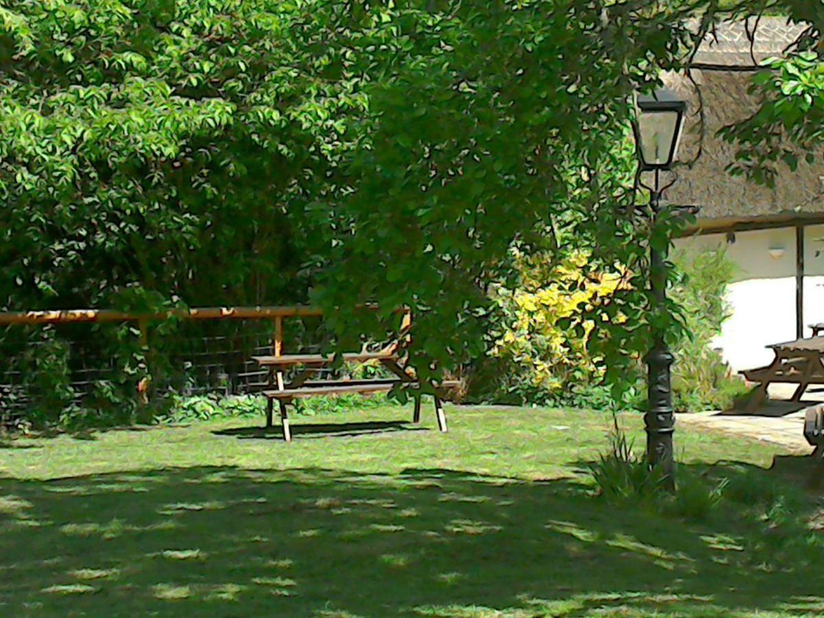 The Crown Inn Alvediston ภายนอก รูปภาพ