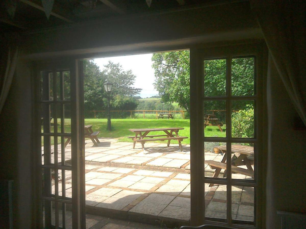 The Crown Inn Alvediston ภายนอก รูปภาพ