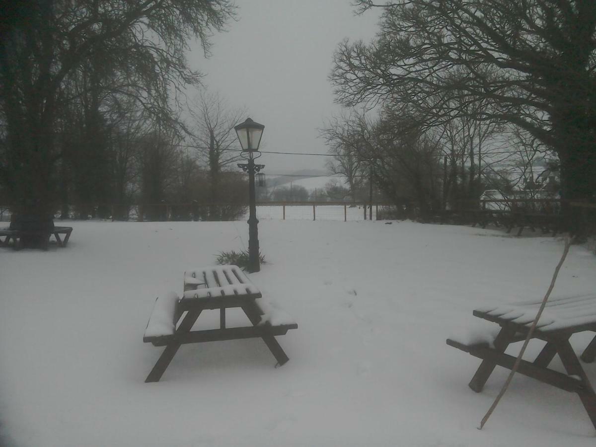 The Crown Inn Alvediston ภายนอก รูปภาพ