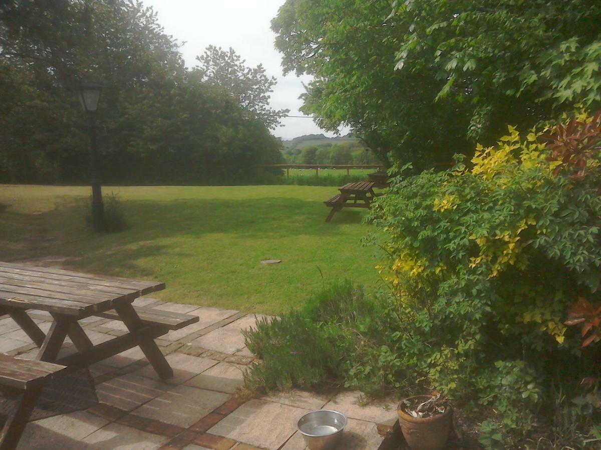 The Crown Inn Alvediston ภายนอก รูปภาพ