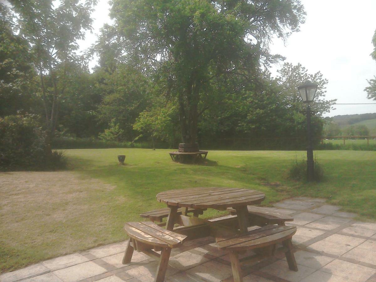 The Crown Inn Alvediston ภายนอก รูปภาพ