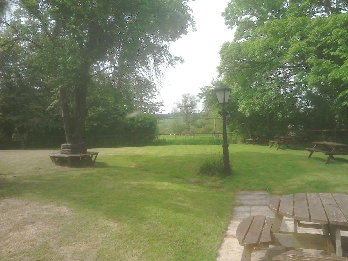 The Crown Inn Alvediston ภายนอก รูปภาพ